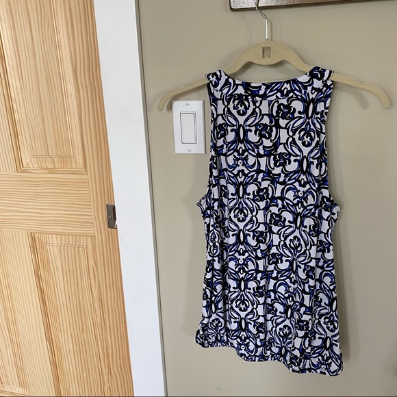 WHBM V-Neck Tank Top Medium Patterned - Picture 2 of 7